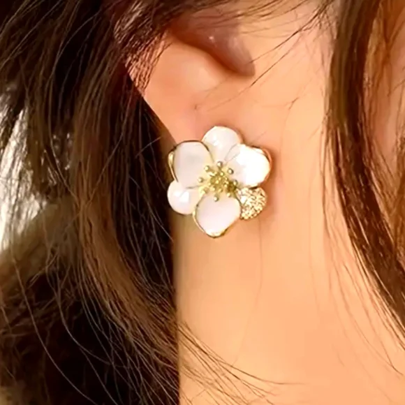 Flower Stud Earrings - Picture 2 of 3